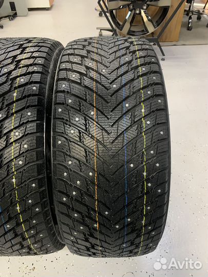 Zmax Winternova Stud II 275/45 R20 110T