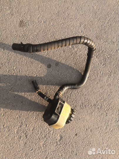 Бачок гура с трубкой