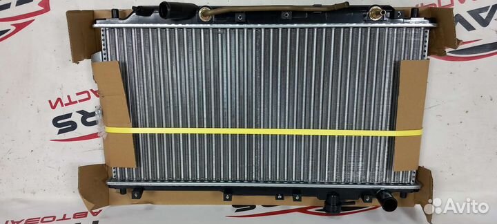 Радиатор охлаждения Kia Spectra/aкпп