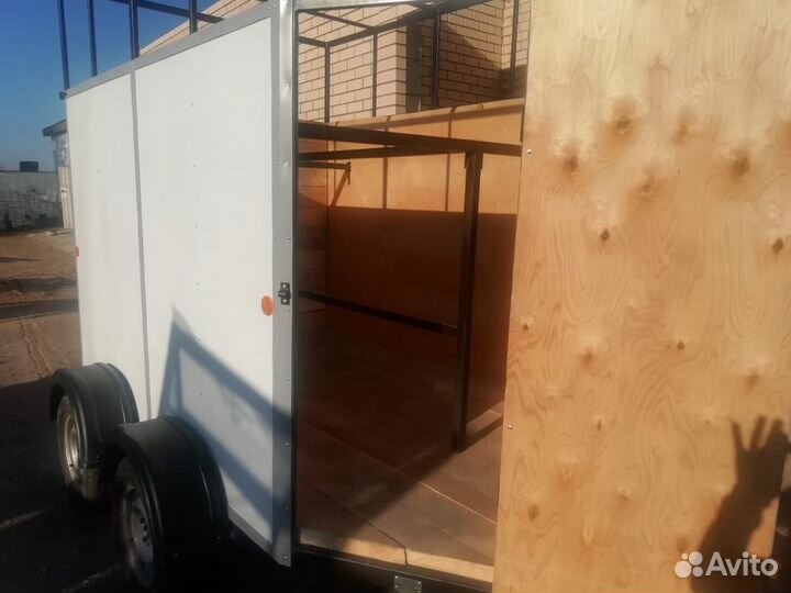 Прицеп коневозка