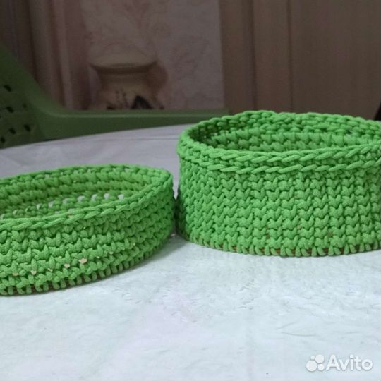 Вязаные корзинки с крышкой