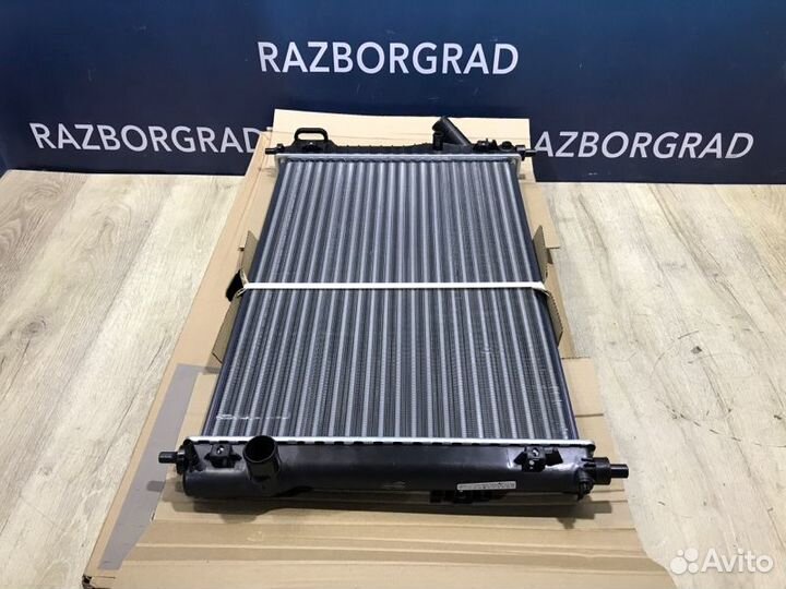 Радиатор охлаждения Chevrolet Aveo T250 1.4 АКПП