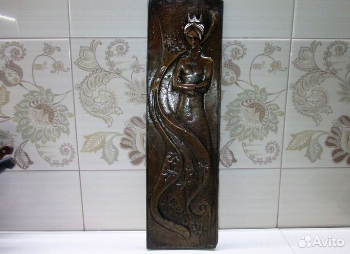 Чеканка Панно настенн Девушка медная картина 45*13