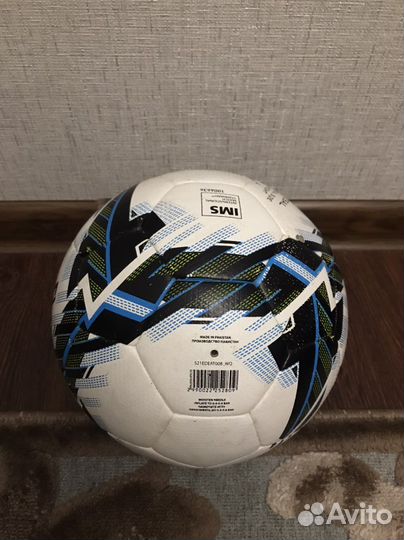 Футбольный мяч размер 4 demix