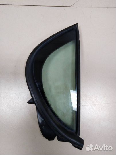 Стекло двери задней правой форточка Nissan Maxima