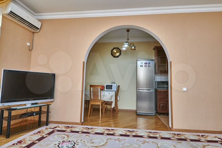 Комната 100 м², 2/4 эт.