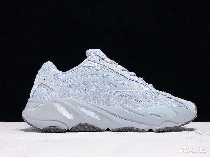 Кроссовки Adidas Yeezy Boost 700 V2 Hospital Blue