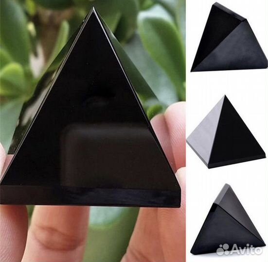 Статуэтка пирамида