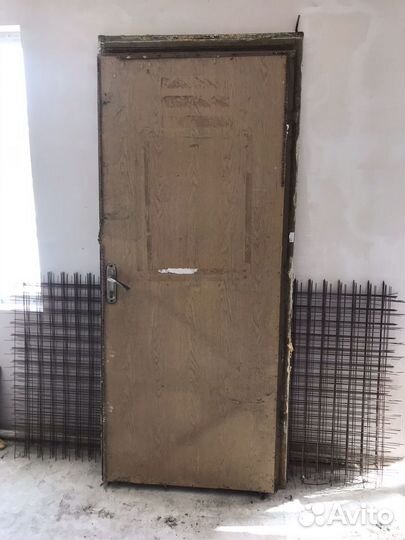 Дверь входная металлическая