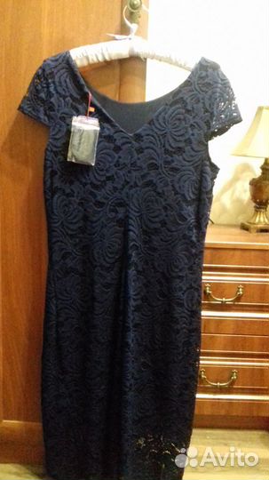 Продам новое платье темно-синего цвета