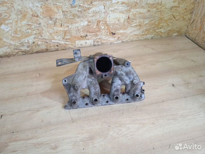 Коллектор впускной Daewoo Leganza V100 2.0 1999