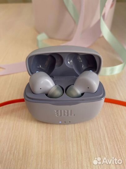 Беспроводные наушники JBL tune215TWS