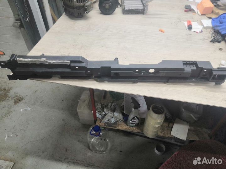 Обшивка багажника правая Bmw X5 E70