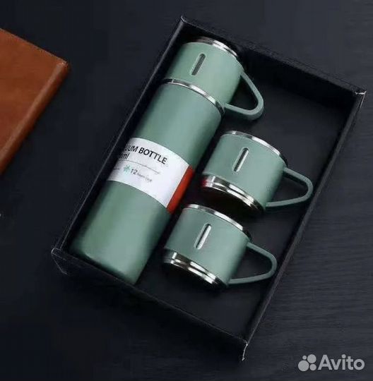 Подарочный набор из термоса и 3 чашек