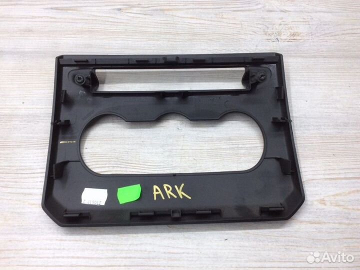 Накладка декоративная Renault Arkana пробег 46