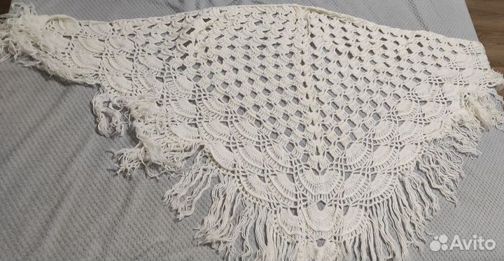 Платок шаль молочного цвета