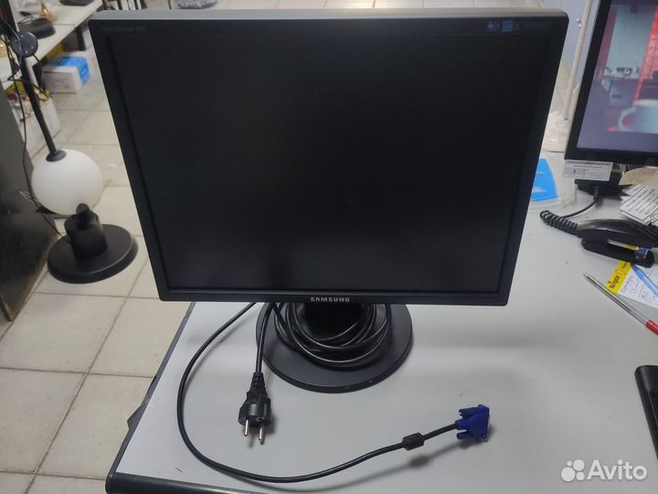 Монитор Samsung 19 дюймов