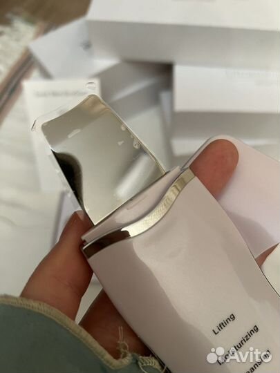 Ультразвуковой аппарат для чистки лица