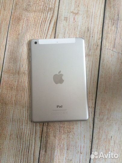 iPad mini 4 Silver