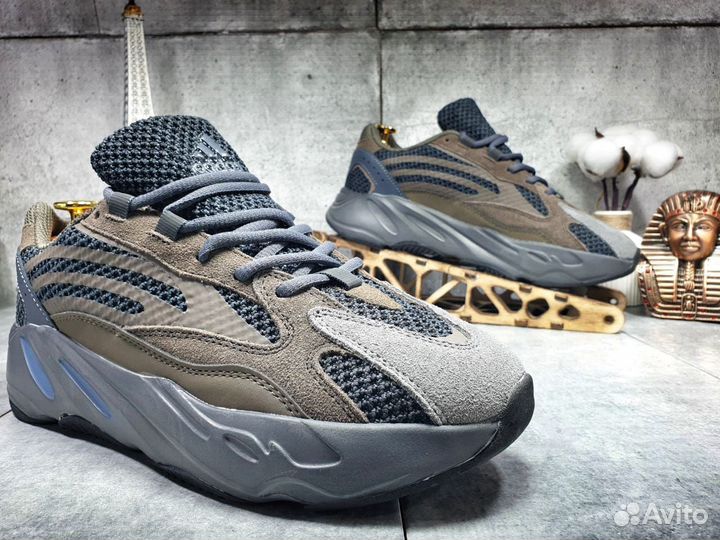 Мужские весенние кроссовки Adidas Yeezy 700