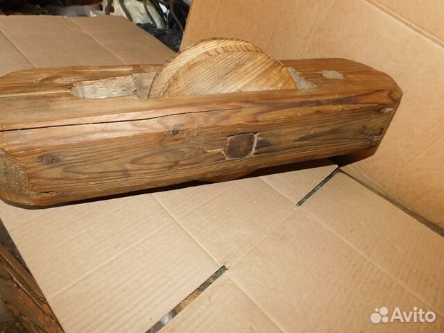 Старинный блок-таль для поднятия грузов и тяжестей