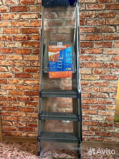 Лестница 4 ступени новая стальная
