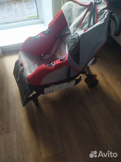 Детское автокресло на колесах