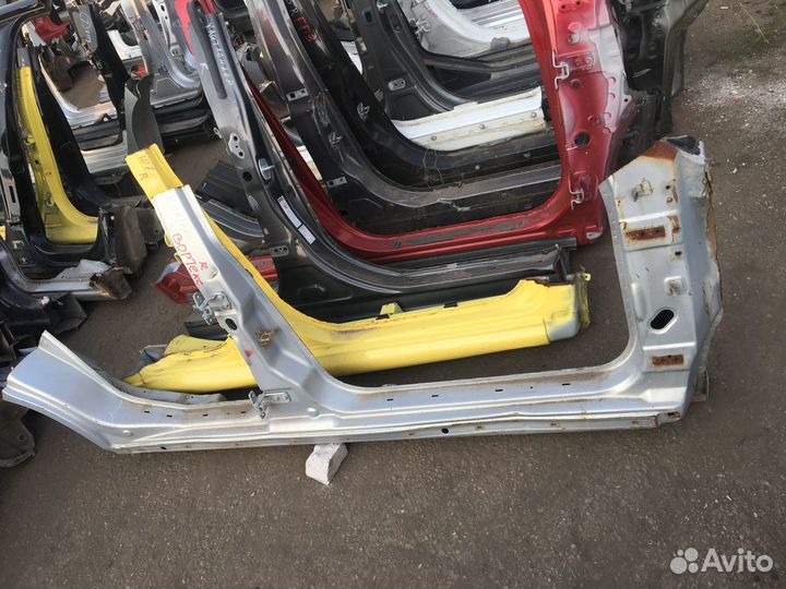 Порог правый со стойками Vortex Estina