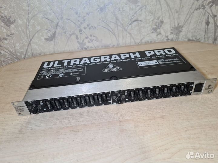 Эквалайзер Behringer Ultragraph Pro FBQ1502