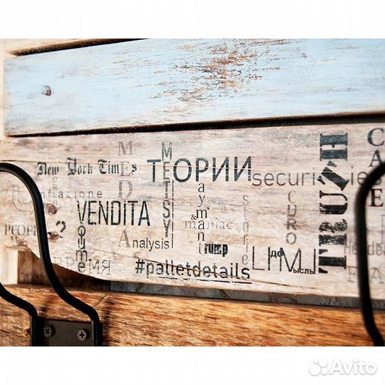 Настенная вешалка / крючки для одежды. Декор