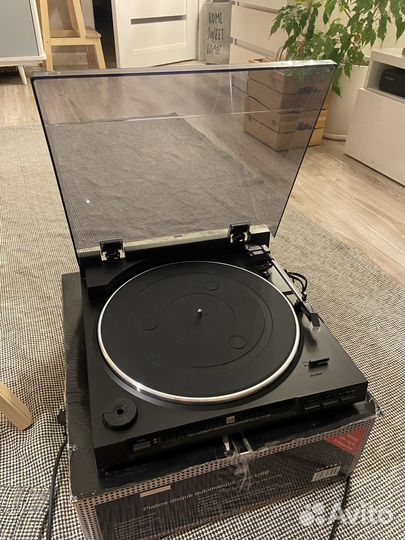 Проигрыватель пластинок Dual DT 210 USB