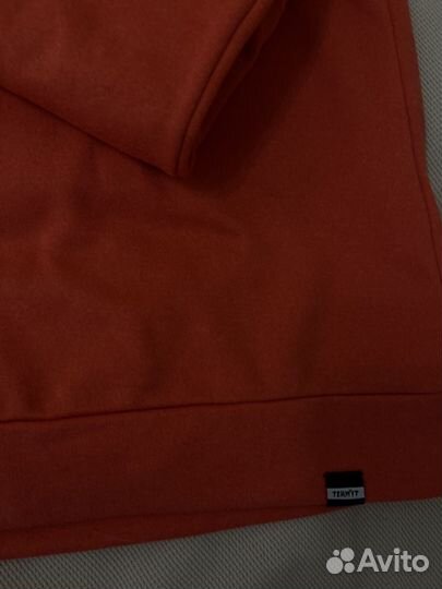 Свитер женский спортивный