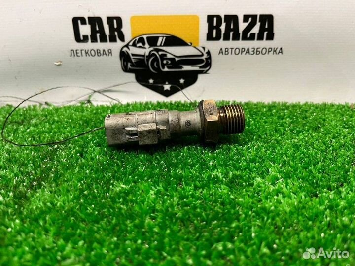 Датчик давления масла Peugeot 806