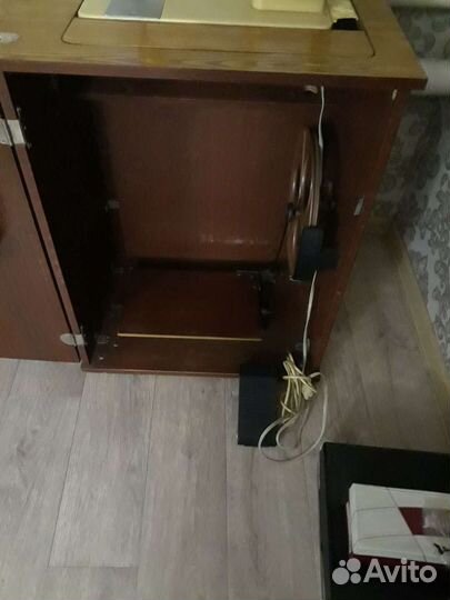 Швейная машина Чайка 2