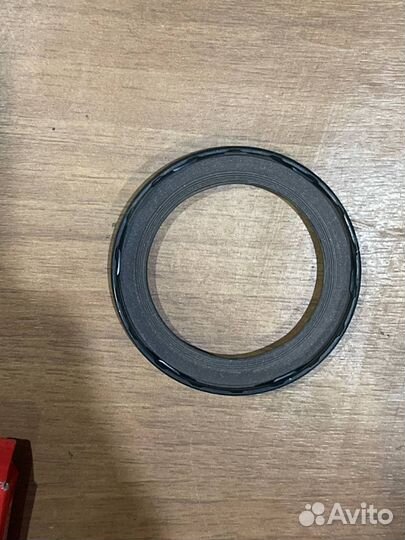 Сальник коленчатого вала Audi Q7 VAG Touareg