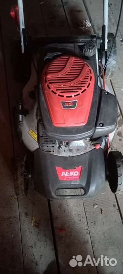 Газонокосилка бензиновая самоходная