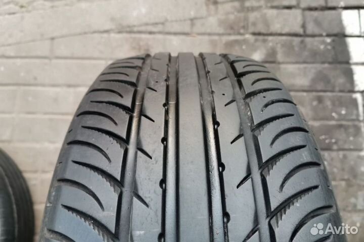 Michelin Agilis 235/60 R16