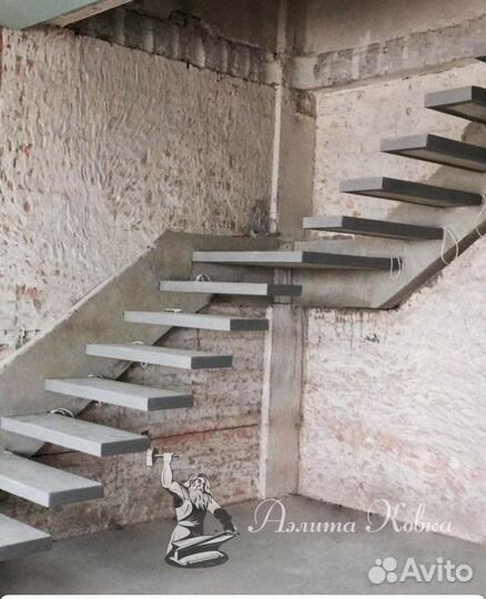 Металлическая консольная лестница, ступень листово