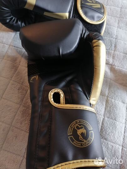 Боксерские перчатки 10 oz venum