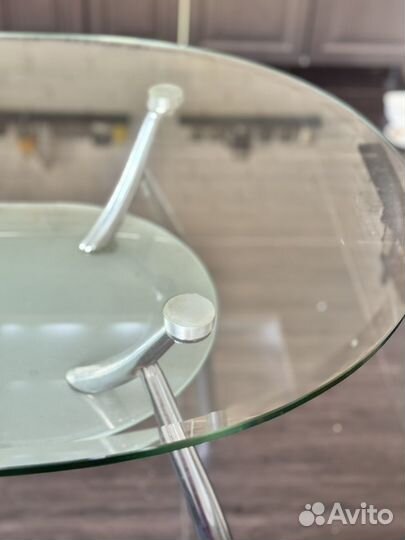 Стол стеклянный