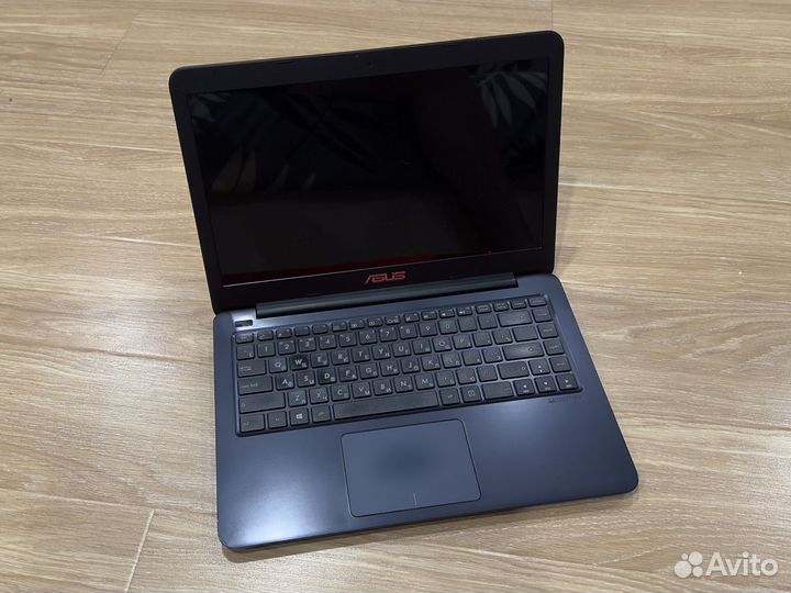 Ноутбук Asus E402S