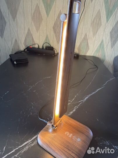 Лампа настольная