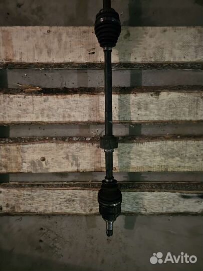 Правый привод Toyota Avensis 250 1.8 1ZZ-FE