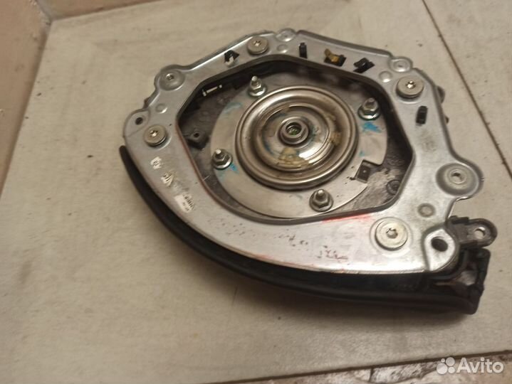 Подушка безопасности в руль A6398601902