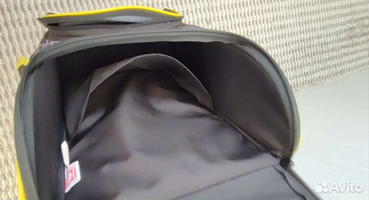 Школьный рюкзак. Для мальчика. С пеналом