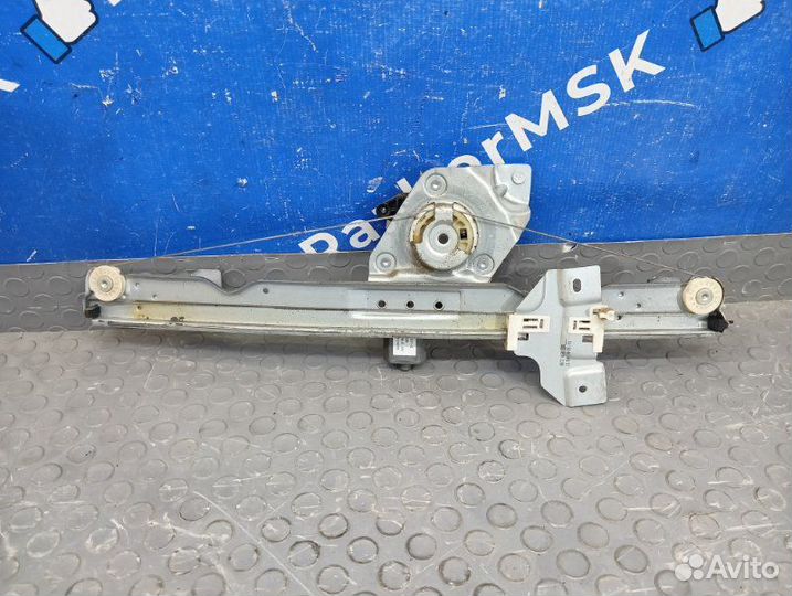 Стеклоподъемник передний правый Renault Duster 1