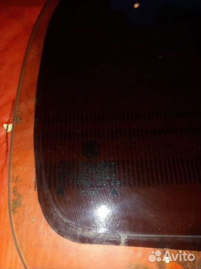 Стекла задней правой двери Шкода Октавия А4