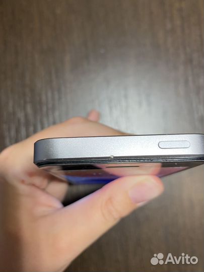 iPhone SE, 32 ГБ