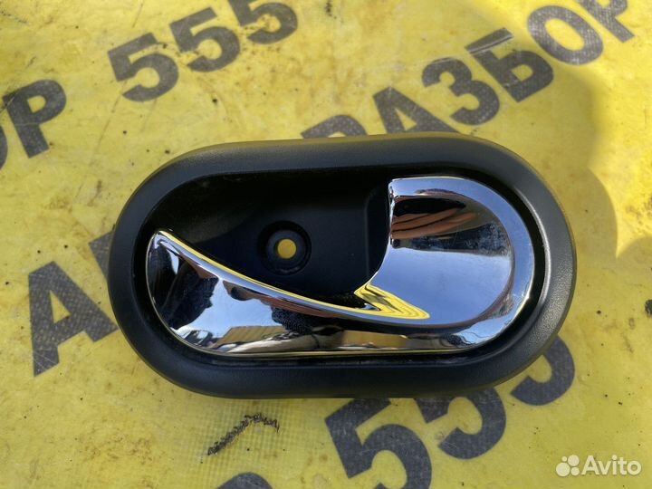 Ручка внутренняя передняя правая Renault Duster