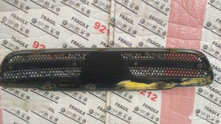 Решетка радиатора с эмблемой Chevrolet Lanos